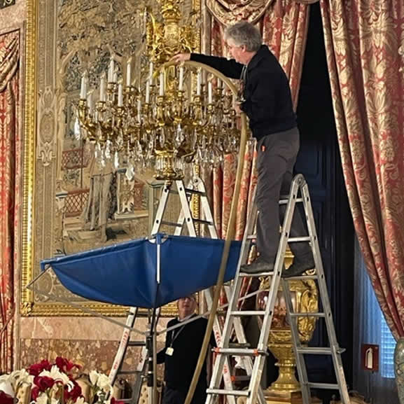 Limpieza Mecanizada de Lámpara Hotel Palace - Cleaner Lamp