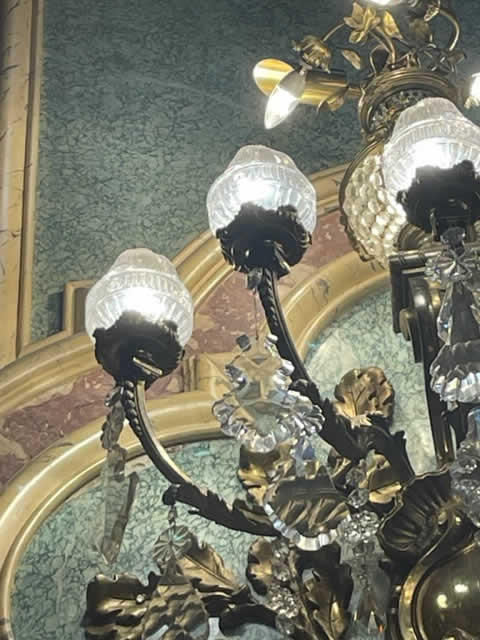 Limpieza de lámparas antiguas: detectar riesgos y mejorar su seguridad