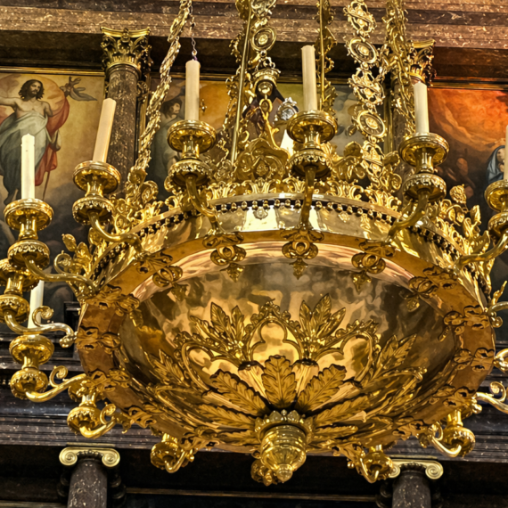 Restauración de lámpara monumental de bronce dorado en El Escorial | Cleaner Lamp