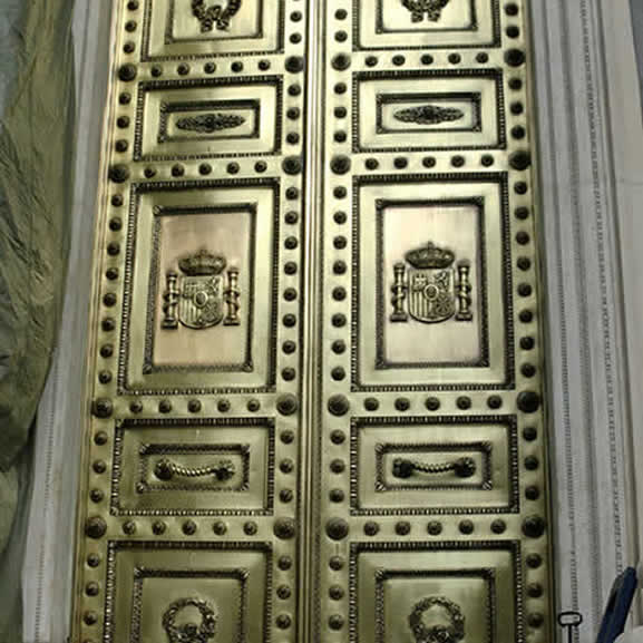 Restauración puerta Congreso de los diputados - Cleaner Lamp